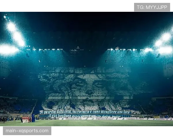 国米对阵米兰赛前，南看台巨型Tifo致敬传奇队长萨内蒂